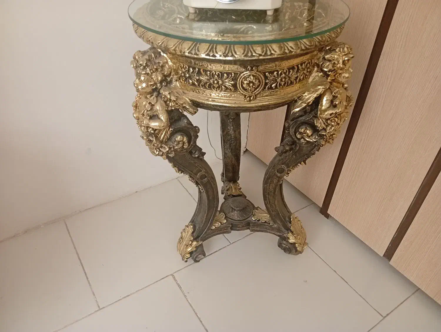 میز عسلی شیشه‌ای|میز و صندلی غذاخوری|مشهد, چهارچشمه|دیوار