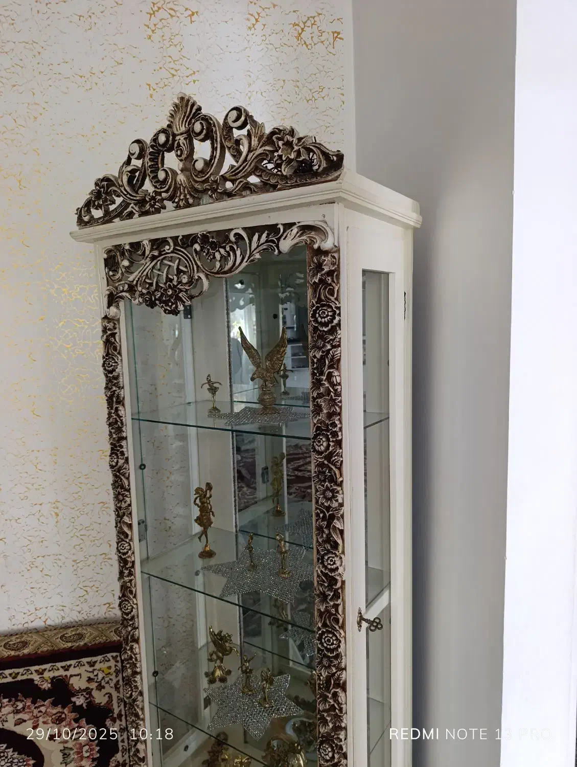 بوفه کاملا سالم و بدون خط و خش|بوفه، ویترین، کنسول|لالجین, |دیوار