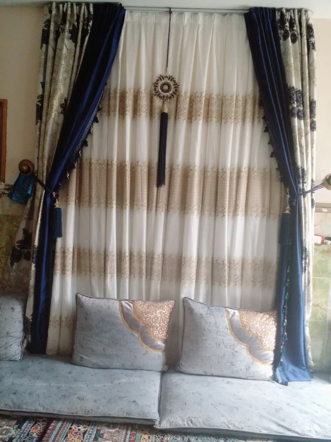 چیزا نو پرده جارو برقی میز بوفه ظرف پنکه سقفی|رختخواب، بالش، پتو|ایرانشهر, |دیوار