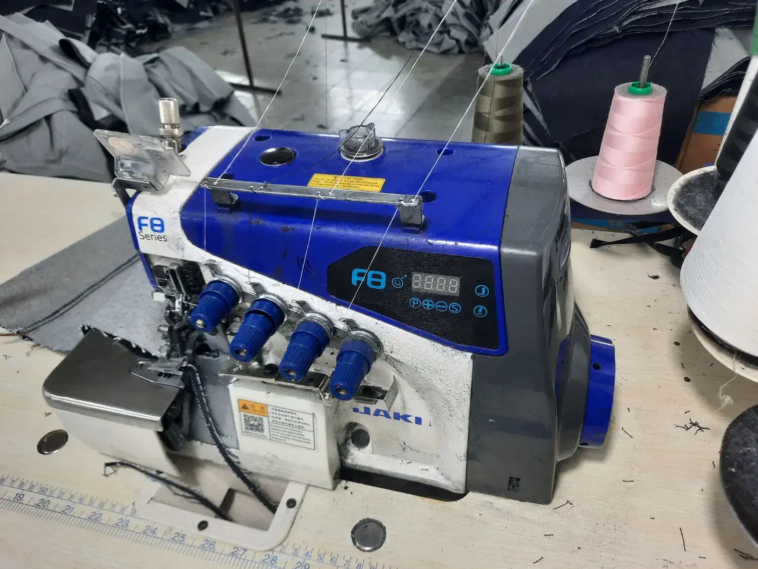 سردوز ۵ نخ جکی نیمه ضخیم|چرخ خیاطی و ریسندگی|قرچک, زیبا شهر|دیوار