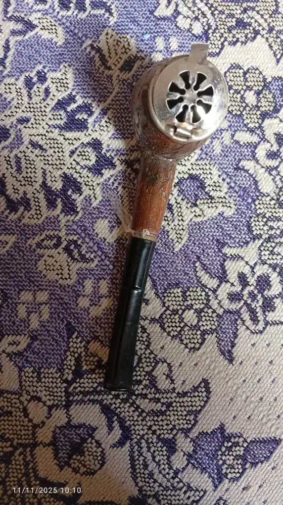 پیپ قدیمی چوب گردو|کلکسیون اشیاء عتیقه|شیراز, سفیرشمالی|دیوار