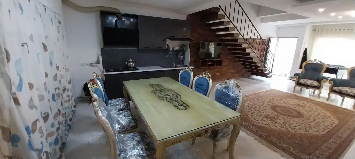 مبل دو سری. ناهار خوری . صندلی . ایینه و شمعدان|مبلمان خانگی و میز عسلی|فریدون‌کنار, |دیوار