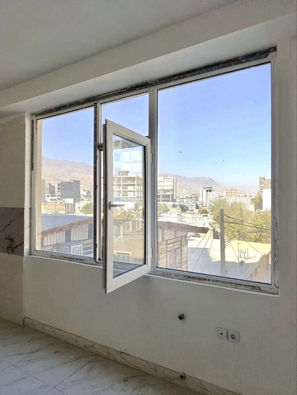 ۱۰۵ متر ( خیابان شهریار ) با پارکینگ /۲ میلیارد|فروش آپارتمان|دورود, |دیوار