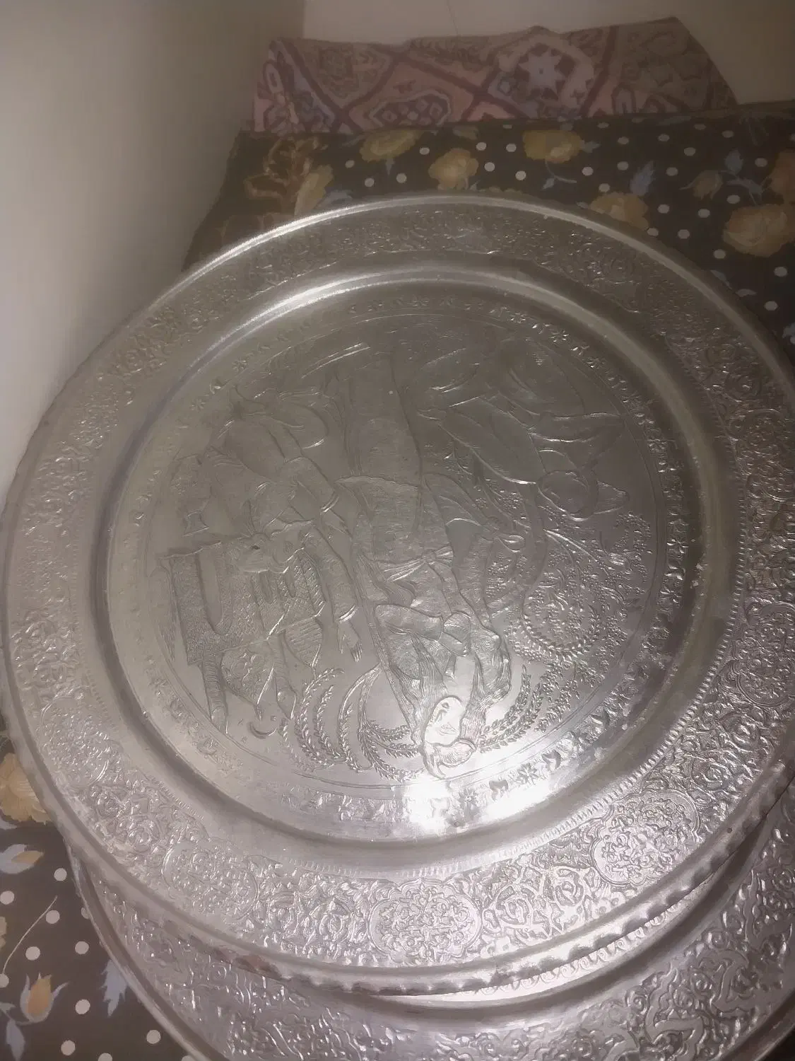 سینی|کلکسیون اشیاء عتیقه|برخوار, |دیوار