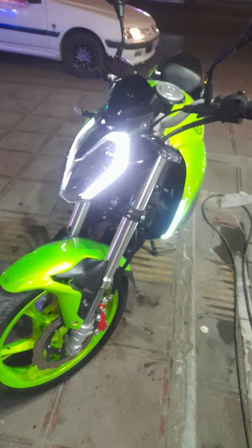 بنلی ۱۸۰sکم کار بی رنگ بی خط و خش|موتورسیکلت|قم, شاه ابراهیم|دیوار