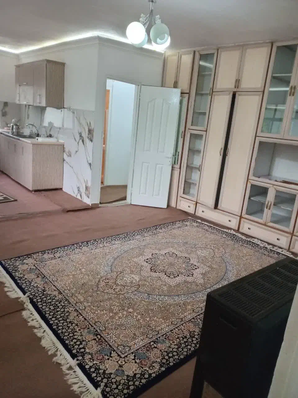 اجاره روزانه الان آماده پذیرایی|اجارهٔ کوتاه‌مدت آپارتمان و سوئیت|رشت, کوی فکوری|دیوار