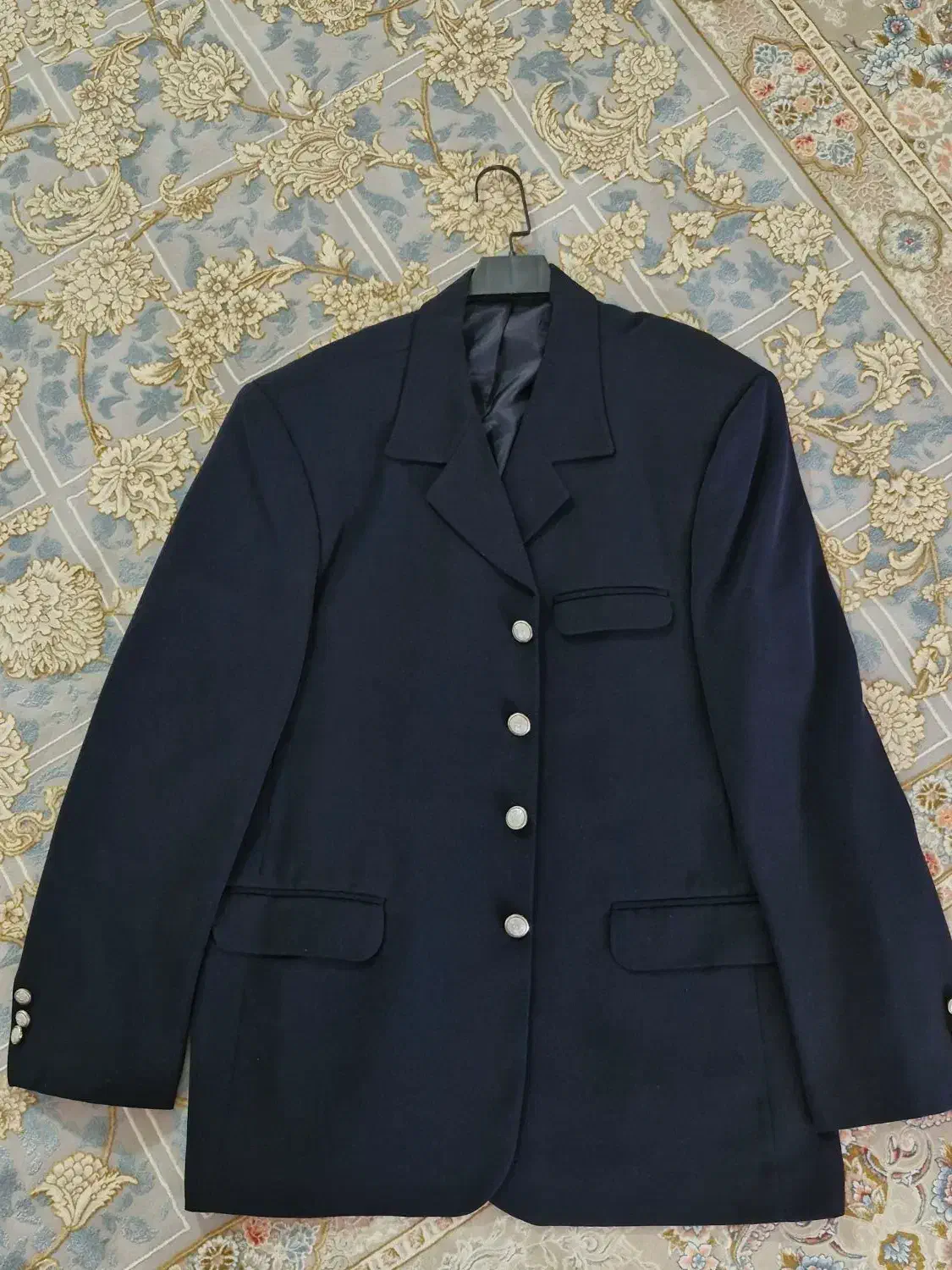 کت وژیله|لباس|شهریار, شهرک بهاران (ویره)|دیوار