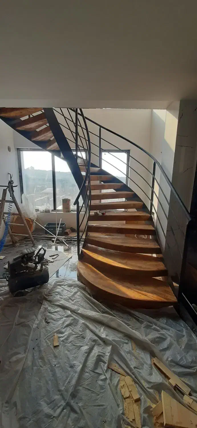 ساخت و اجرای راه پله چوبی|خدمات پیشه و مهارت|قائم‌شهر, |دیوار