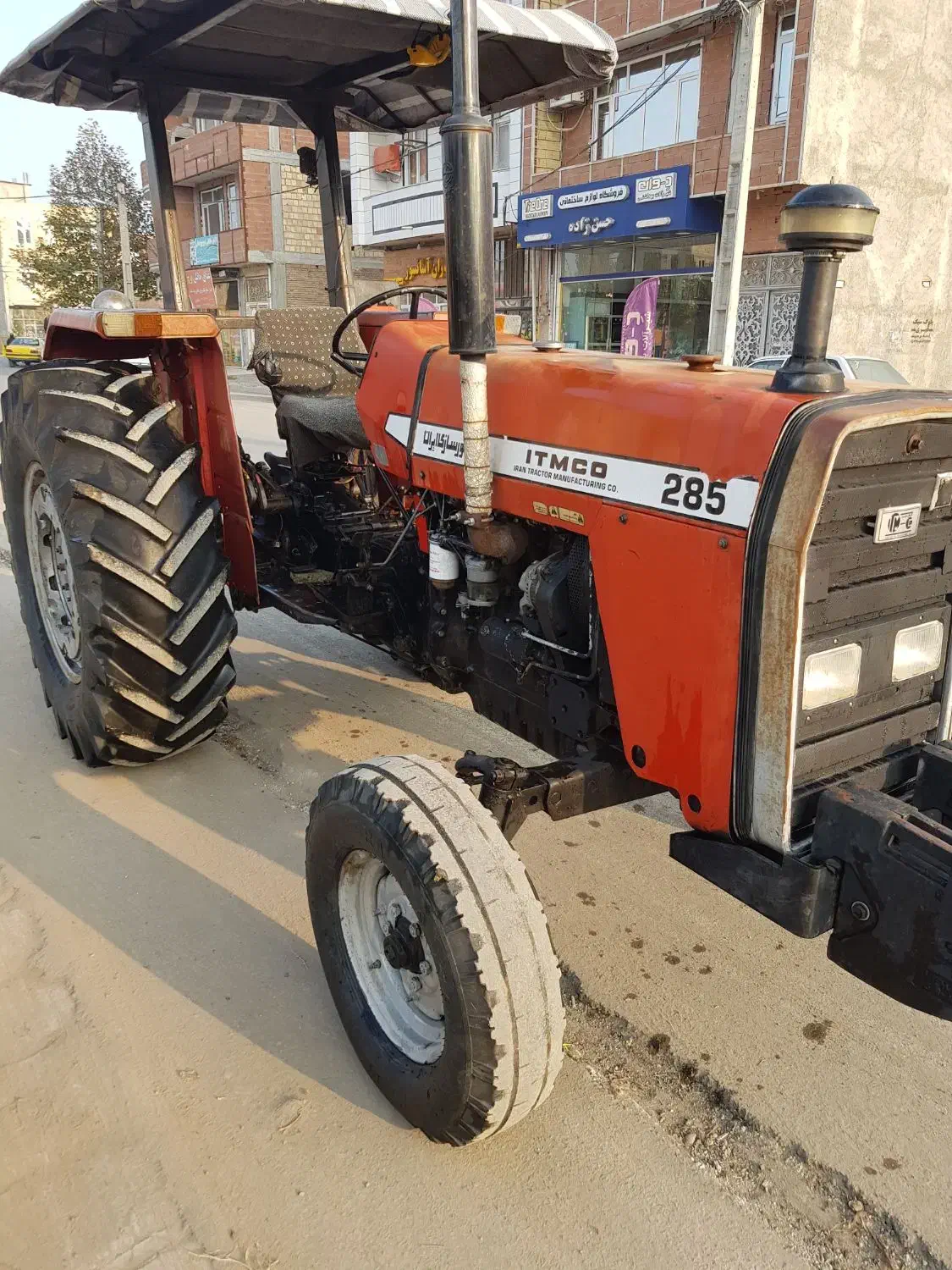 تراکتور مدل ۸۵|خودرو سنگین|پارس‌آباد, |دیوار