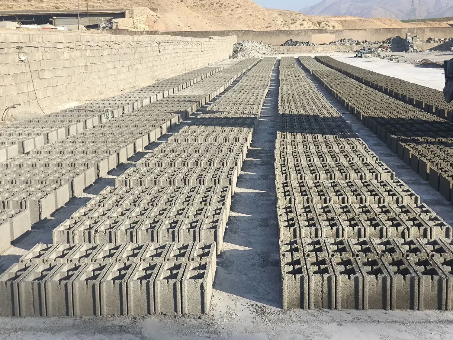 کار در بلوک‌زنی صنعتی|استخدام معماری، عمران و ساختمانی|دورود, |دیوار