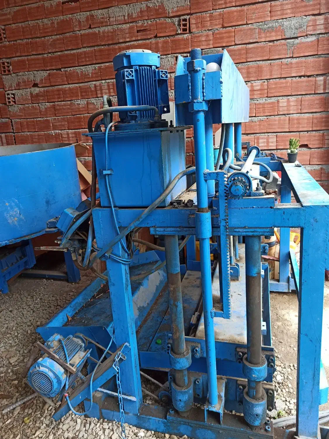 بلوک زنی|ماشینآلات صنعتی|اسالم, |دیوار