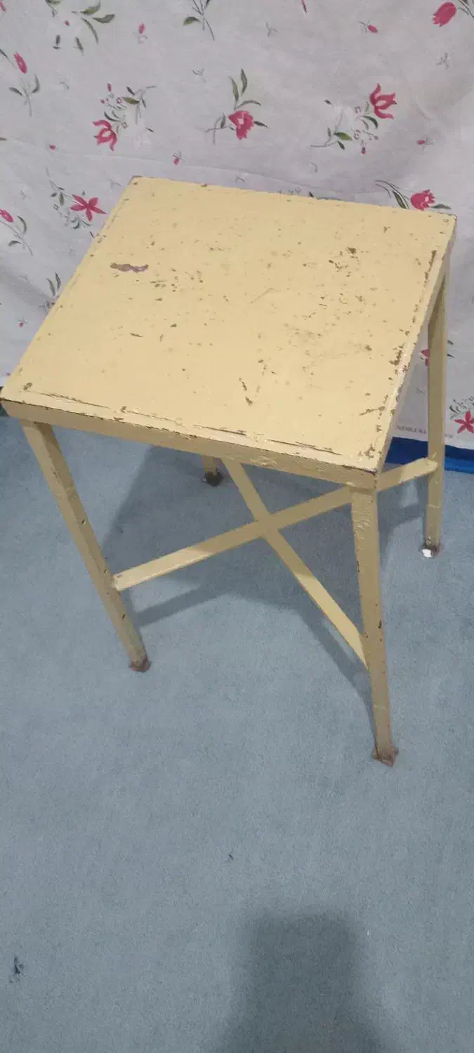 چهار پایه فروشی|صندلی و نیمکت|تربت جام, باغ سنگان سفلی|دیوار