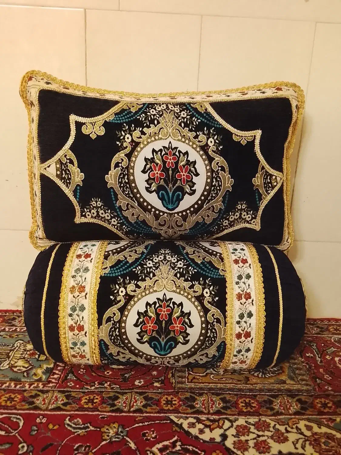 بالش و پشتی|پشتی|یاسوج, |دیوار