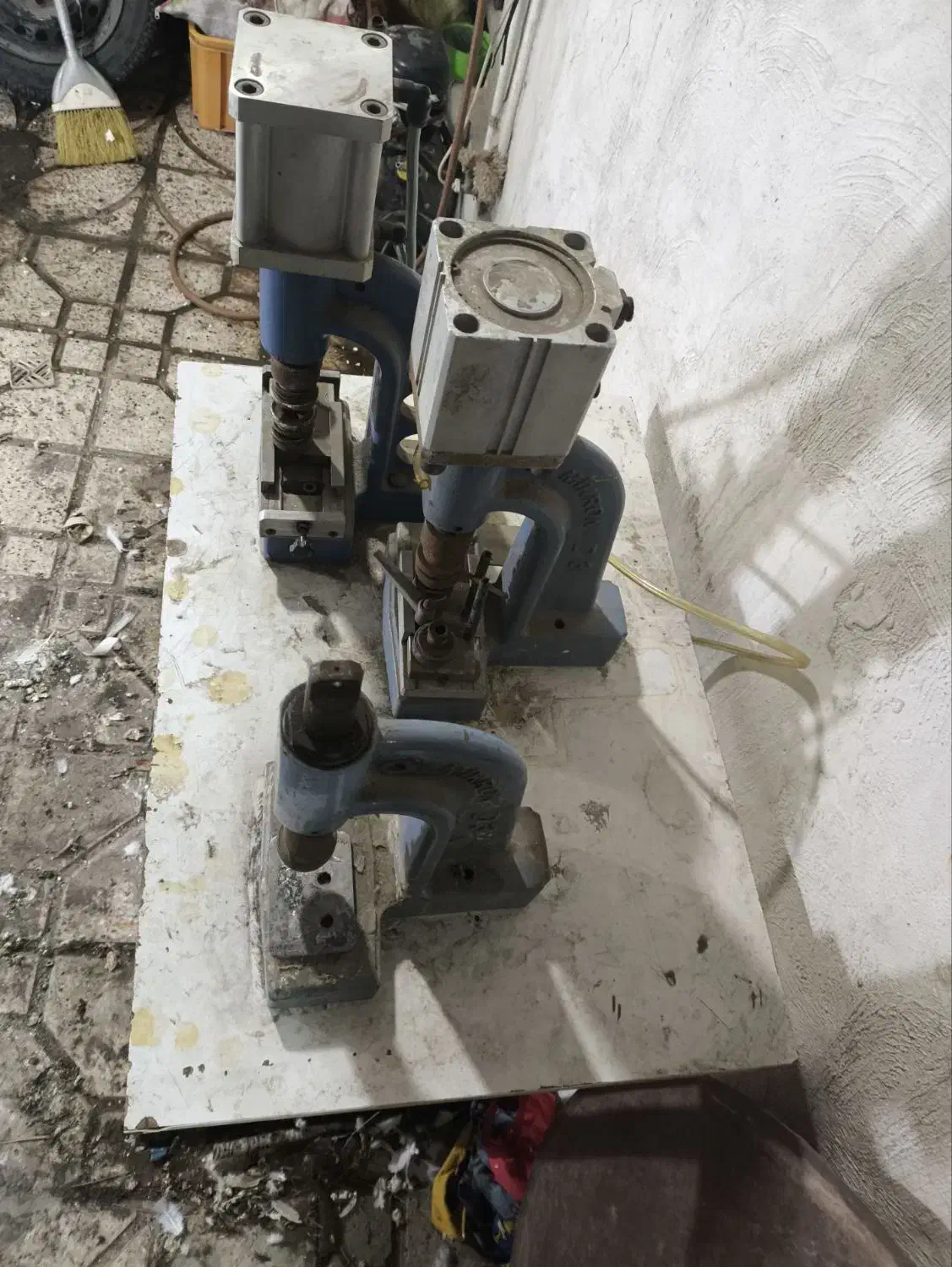 دکمه زن|لوازم خیاطی و بافتنی|مشهد, بهمن|دیوار