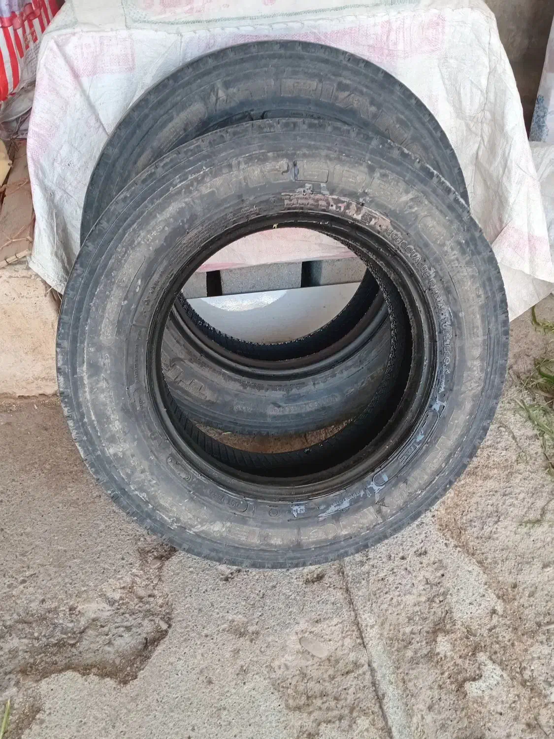 لاستیک ۲۱۵،،۱۷،۵نیسان|قطعات یدکی و لوازم جانبی|دره شهر, |دیوار