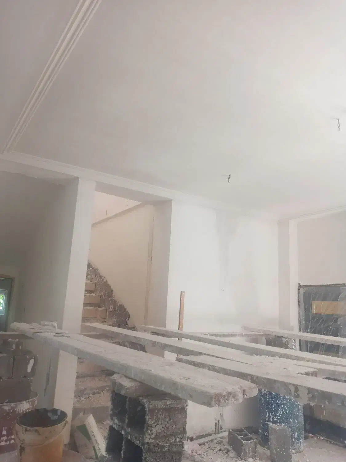 گچکاری گچخاک سفیدخورده کاری ابزارزنی کلی وجزعی|خدمات پیشه و مهارت|رشت, جماران|دیوار