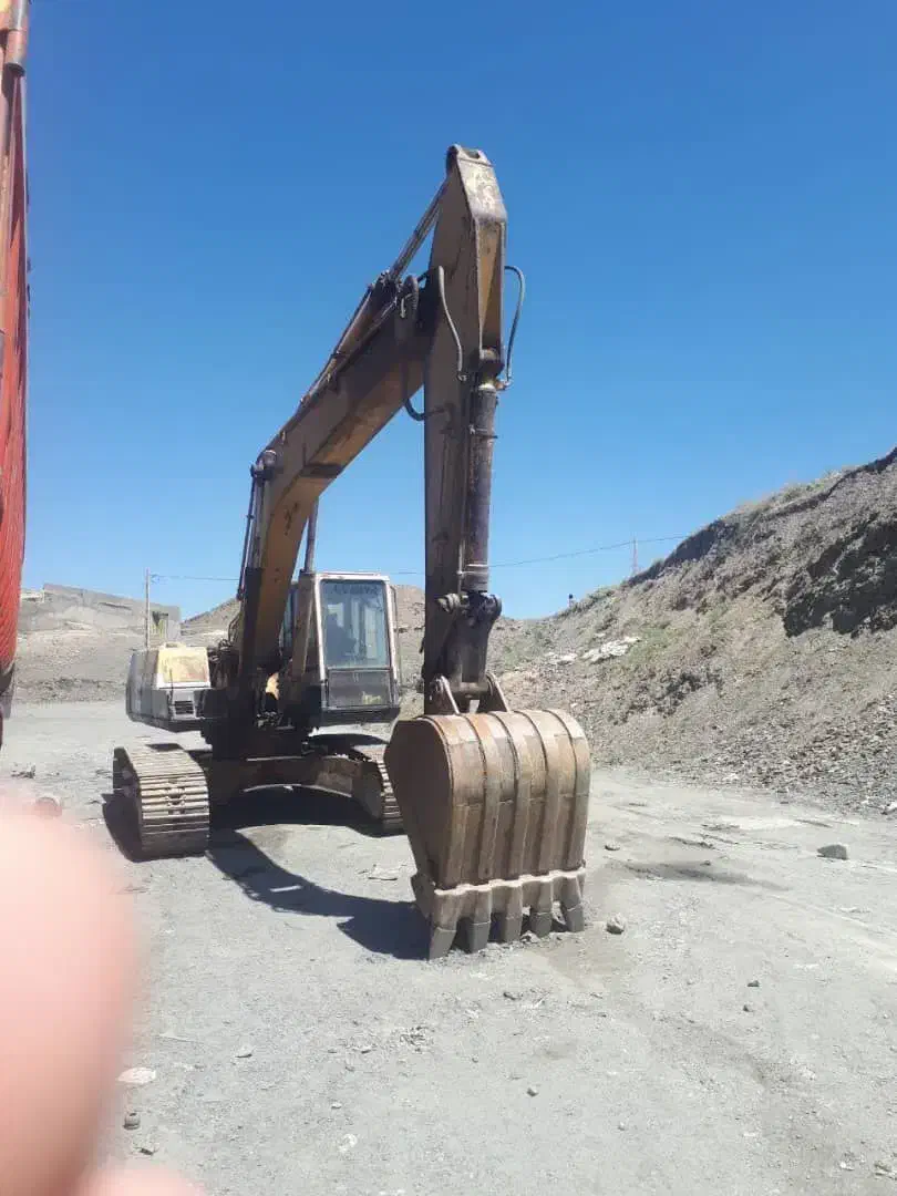 استخدام راننده بیل مکانیکی|استخدام حمل و نقل|اراک, |دیوار