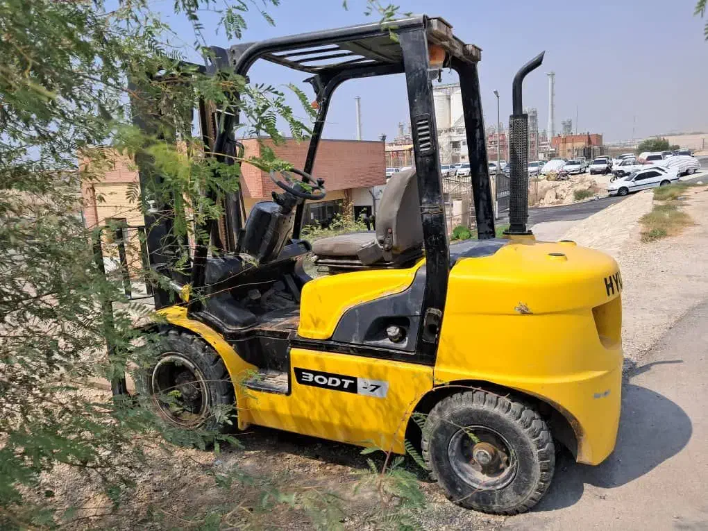 لیفتراک ۳ تن دیزلی هیوندای مدل ۲۰۱۶|خودرو سنگین|برازجان, |دیوار