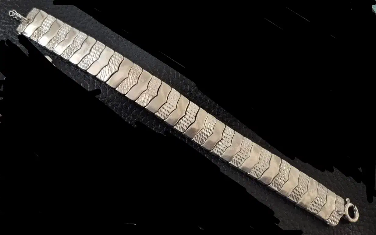 دستبند نقره پهن و سنگین مشابه نمونه ی طلاش|جواهرات|تهران, نازی‌آباد|دیوار