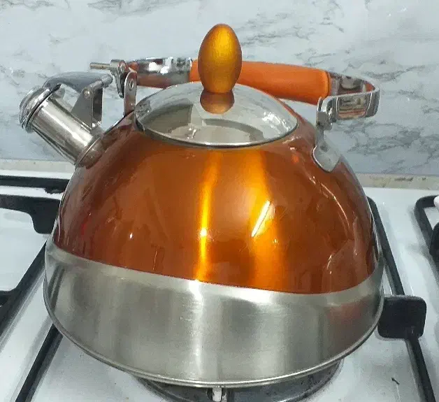 کتری و قوری سوتی|قوری، کتری، قهوه‌ساز دستی|فلاورجان, |دیوار