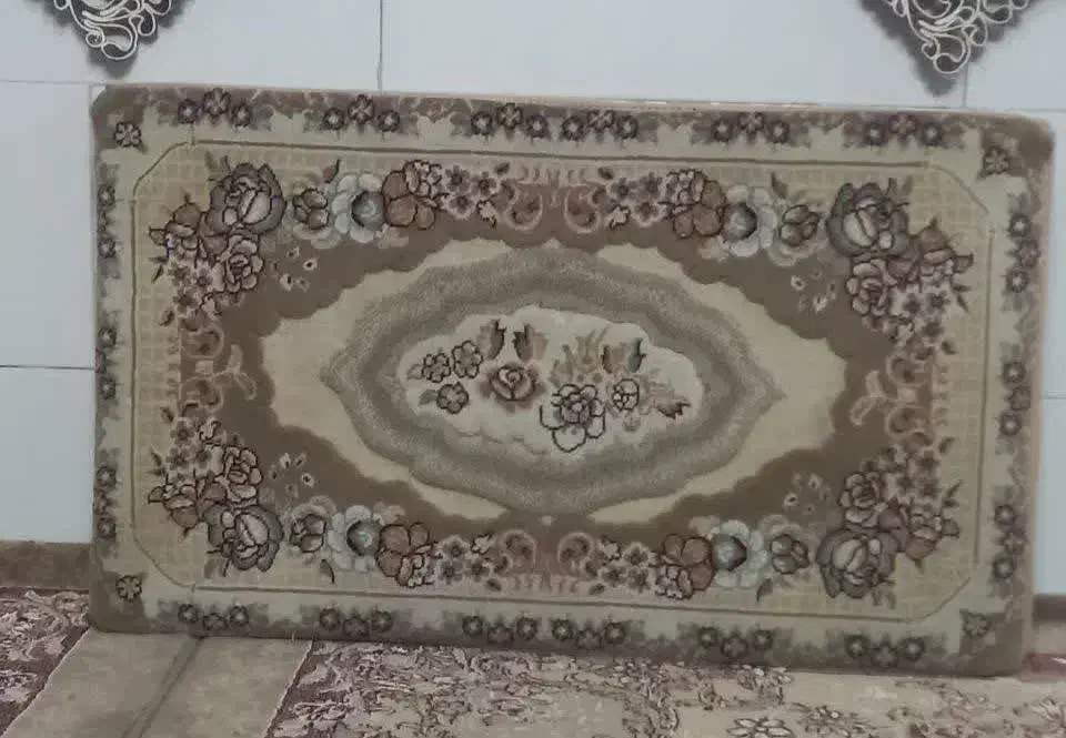 دو جفت پشتی|پشتی|قم, نوبهار|دیوار