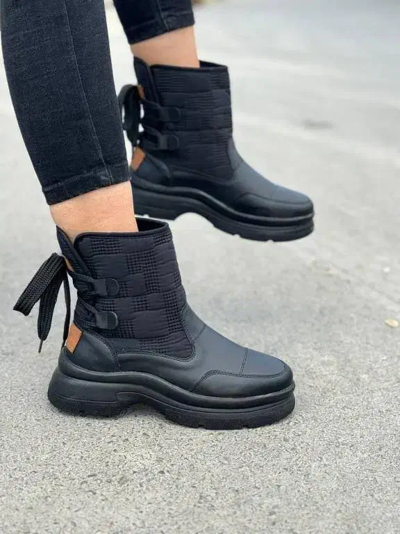 نیم بوت کاپشنی|کیف، کفش، کمربند|شیراز, محراب|دیوار