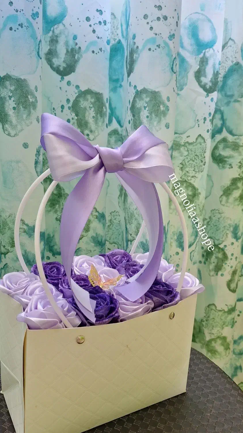 دستهگل/باکس/هدیه..روبانی|گل مصنوعی|کرمانشاه, |دیوار