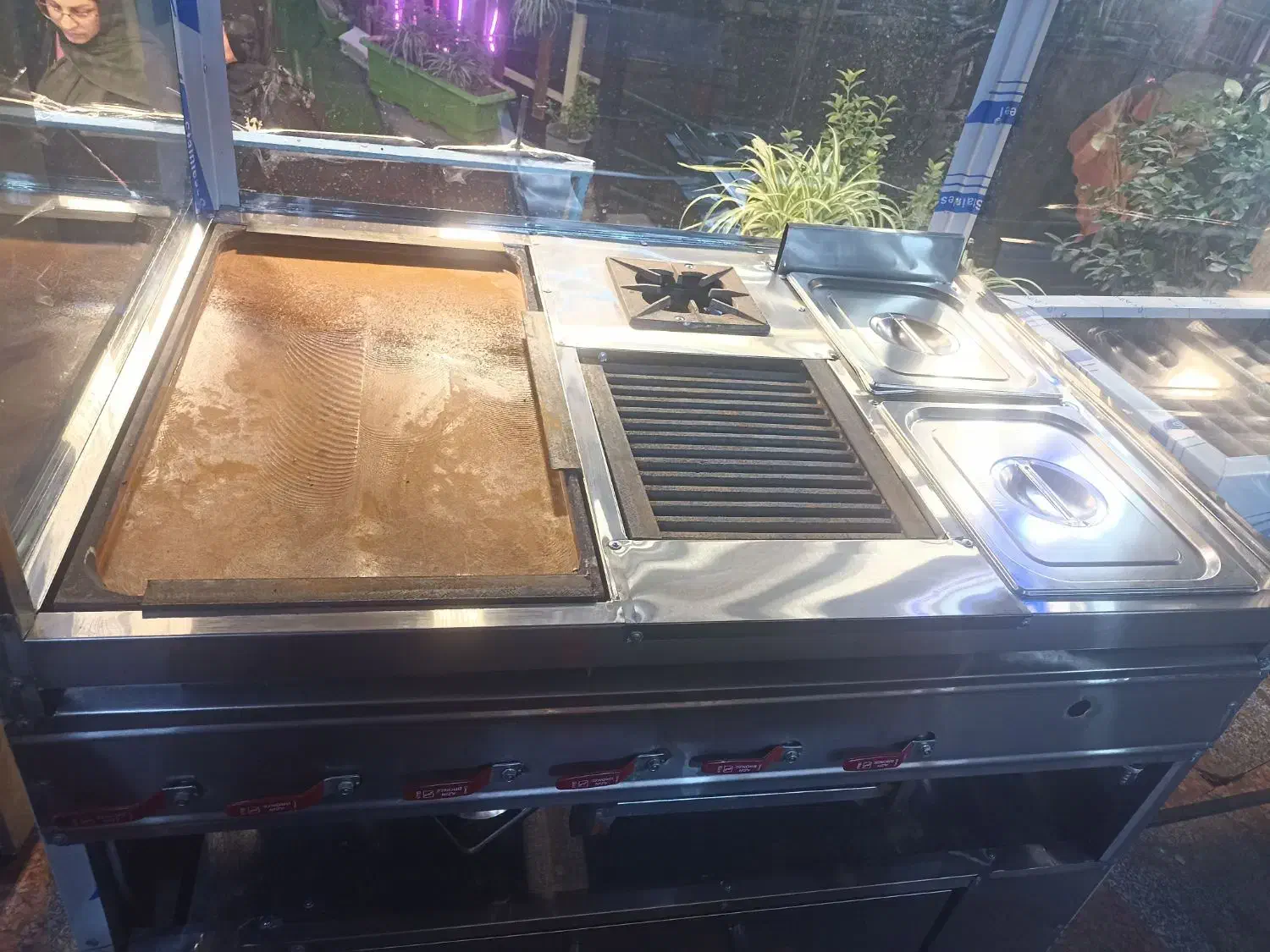 فر کار ساندویچی|استخدام خدمات فروشگاه و رستوران|تهران, دربند|دیوار