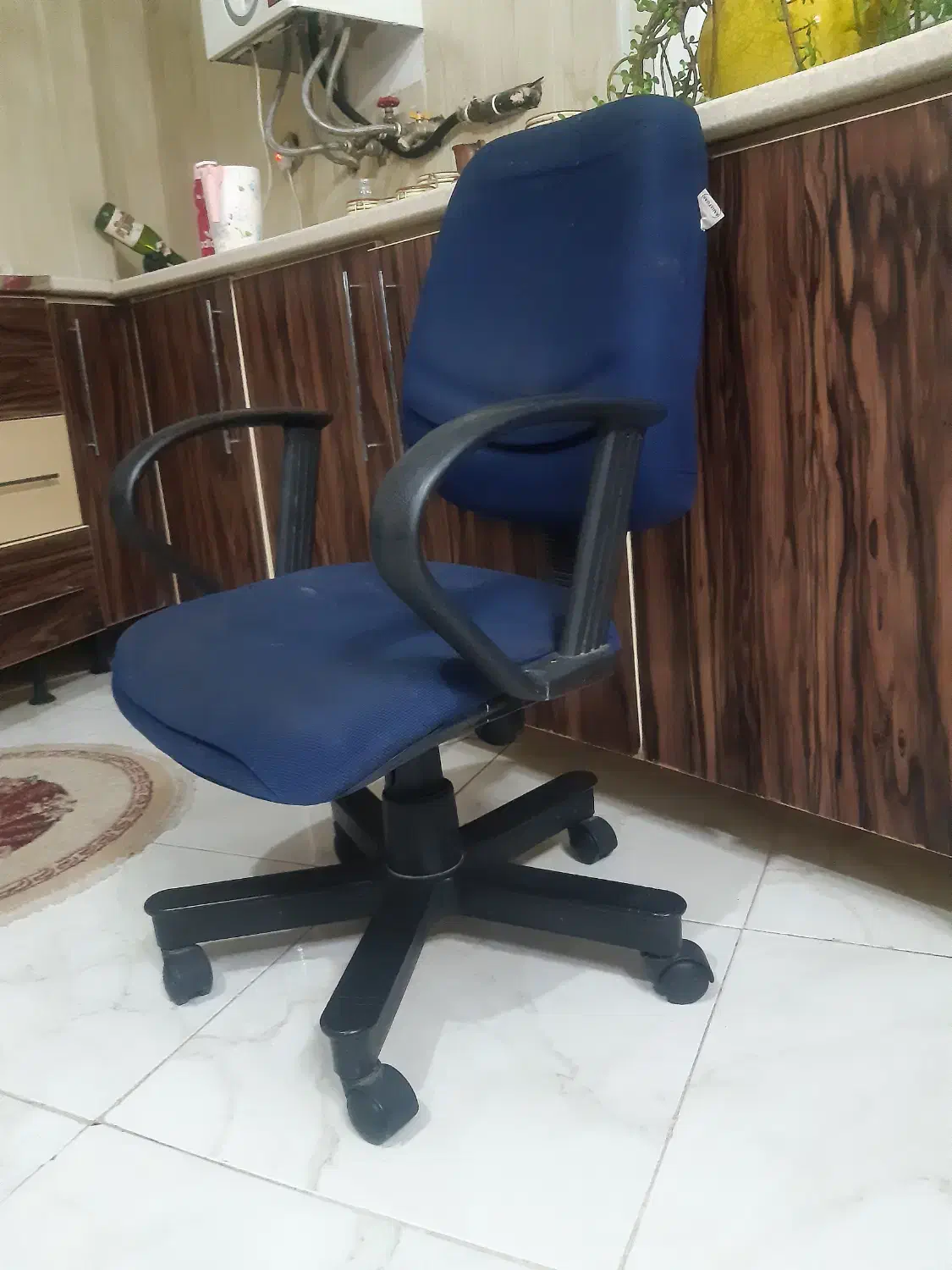 صندلی گردان|صندلی و نیمکت|سبزوار, قصبه شرقی|دیوار