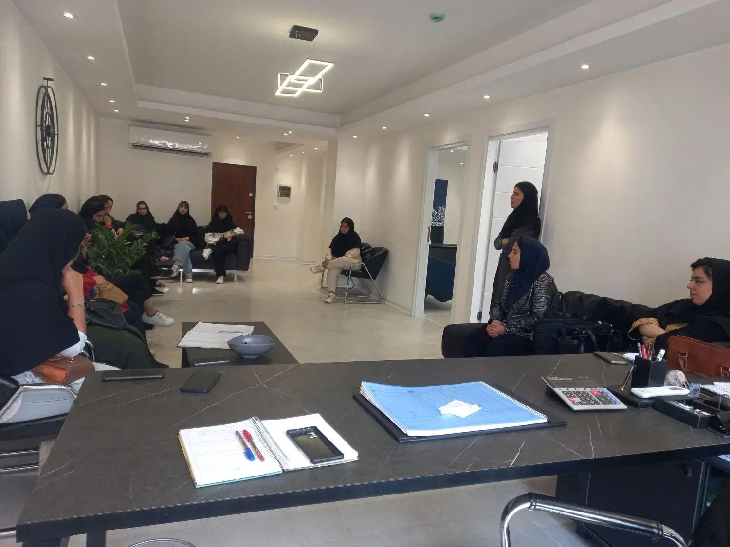 جذب نیروی خانوم آموزش پذیر|استخدام اداری و مدیریت|ری, دیلمان|دیوار