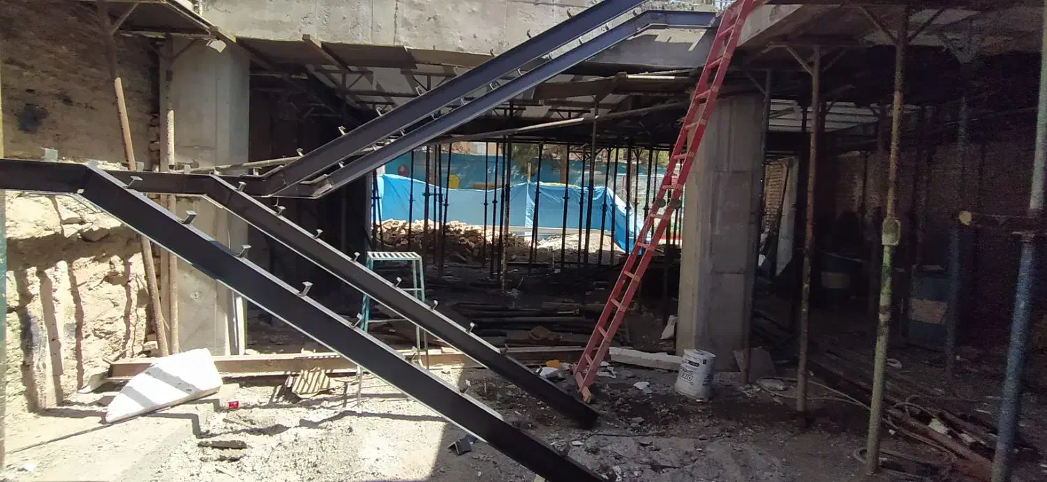 جوشکاری اسکلت.ساختو نصبپله.نبشی کشی|خدمات پیشه و مهارت|بیرجند, |دیوار