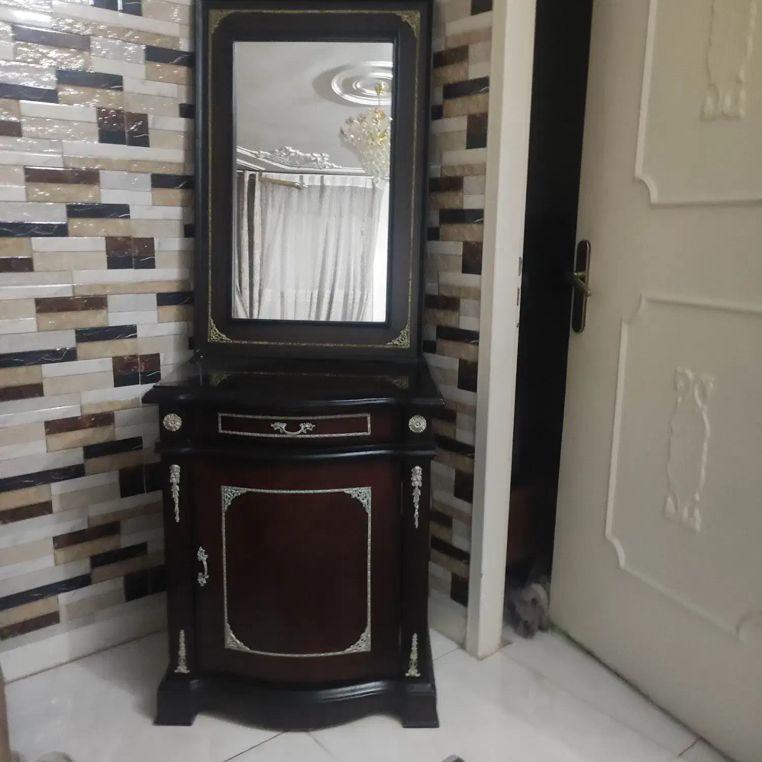 کنسول وباآینه|بوفه، ویترین، کنسول|تهران, افسریه جنوبی|دیوار