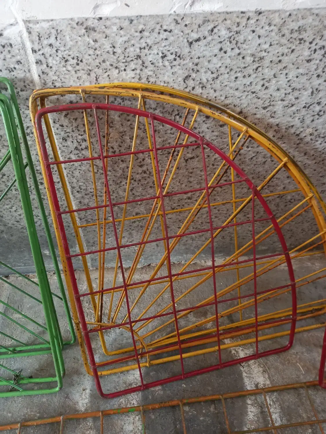 قفسه مشبک فلزی|کتابخانه، شلف، قفسه‌های دیواری|اراک, |دیوار