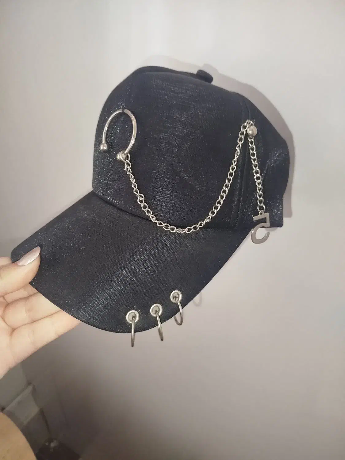 کلاه مدل پرسینگ|لباس|قم, باغ شازده|دیوار