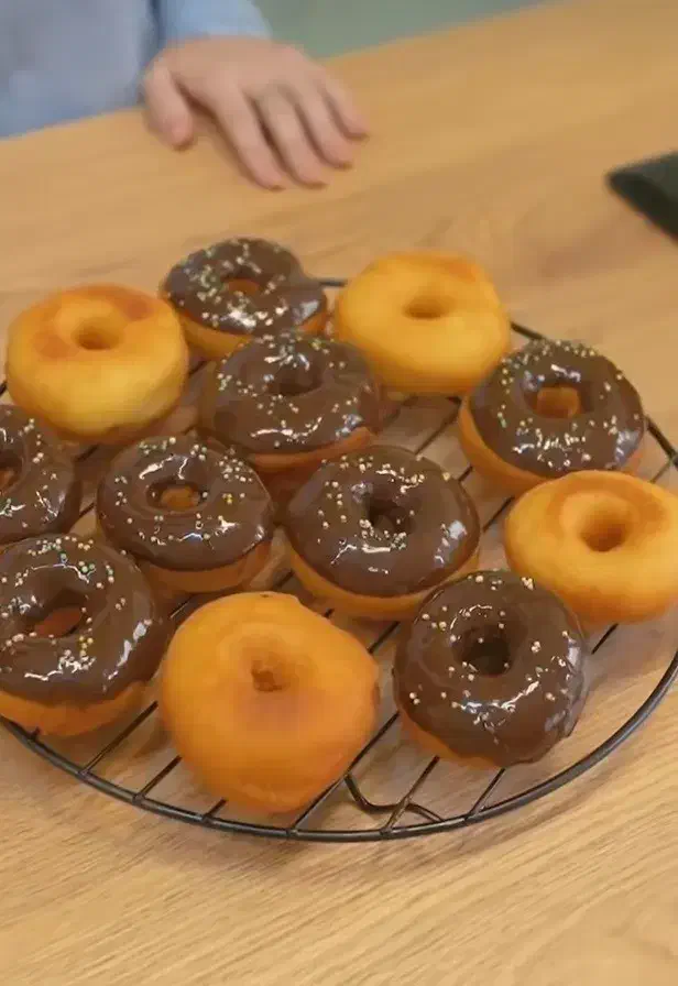 پخت انواع دونات و مینی دونات|خوردنی و آشامیدنی|اصفهان, قائمیه|دیوار