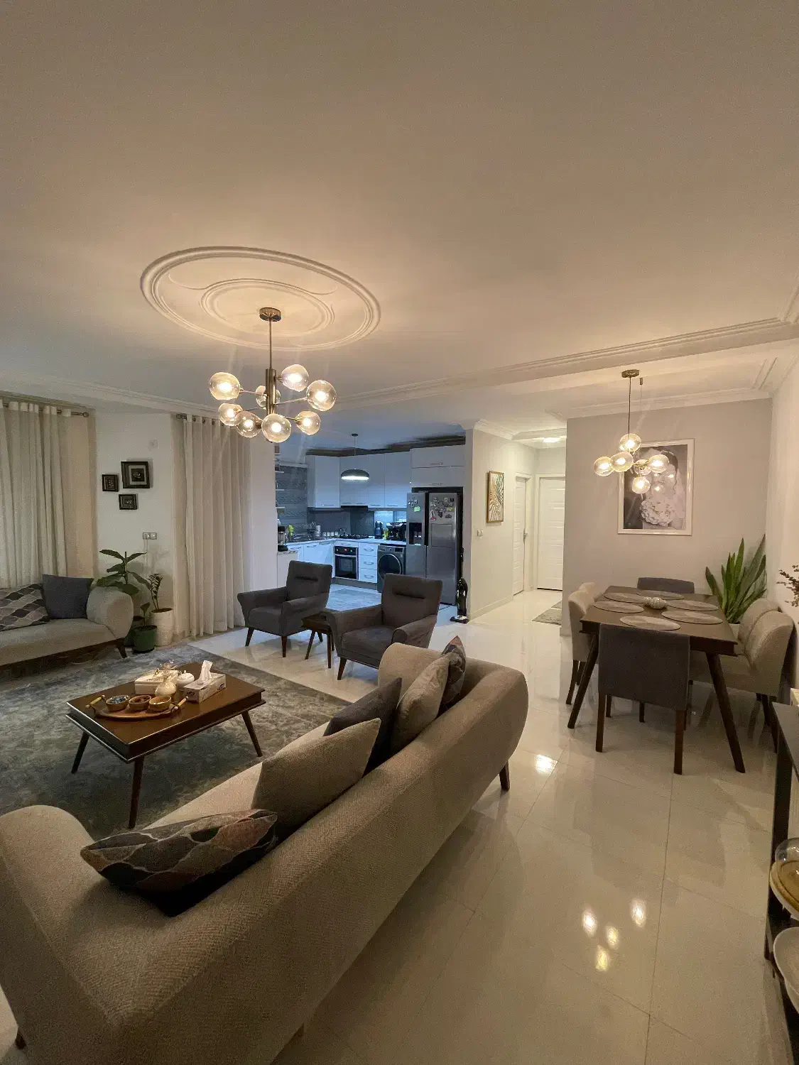 مبلمان ۷ نفره با میز و عسلی|مبلمان خانگی و میز عسلی|رشت, معلم|دیوار