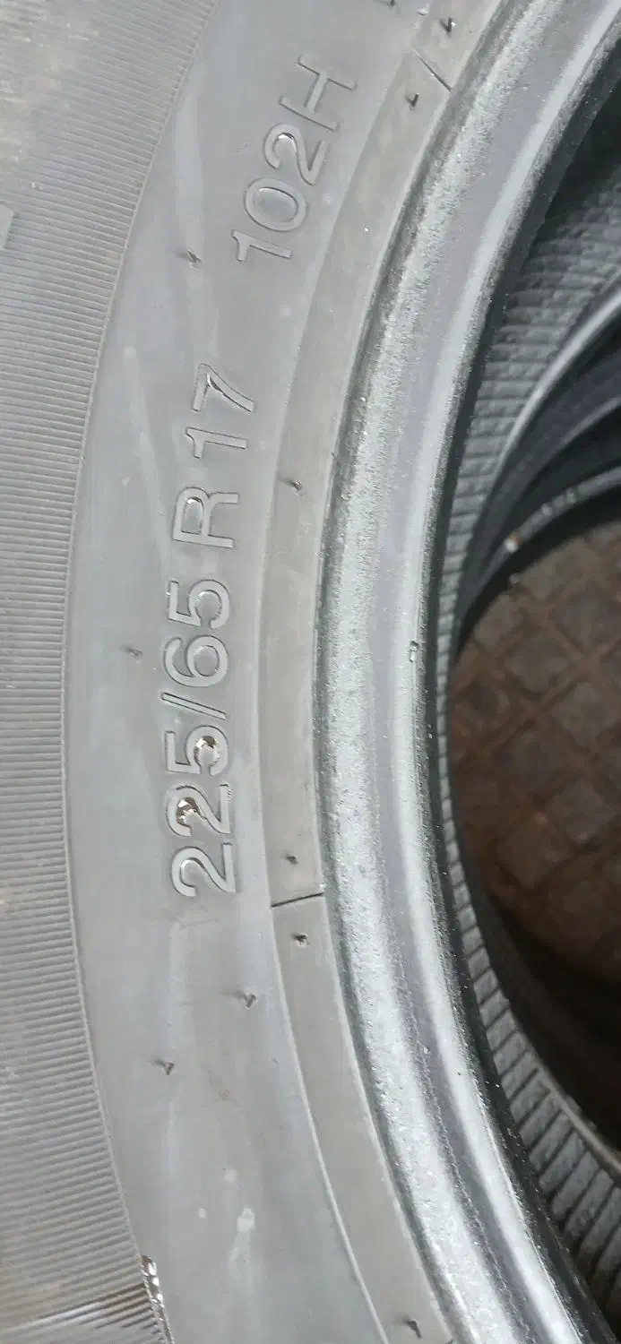 لاستیک ۲۲۳،۶۵،۱۷ بارز تایر ۴ حلقه|قطعات یدکی و لوازم جانبی|اصفهان, پوریای ولی|دیوار