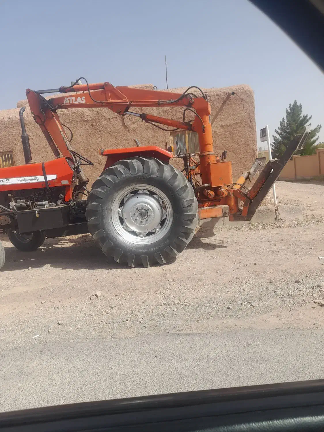 یک دستگاه کانال کن فرگوسن|خودرو سنگین|کرمان, |دیوار