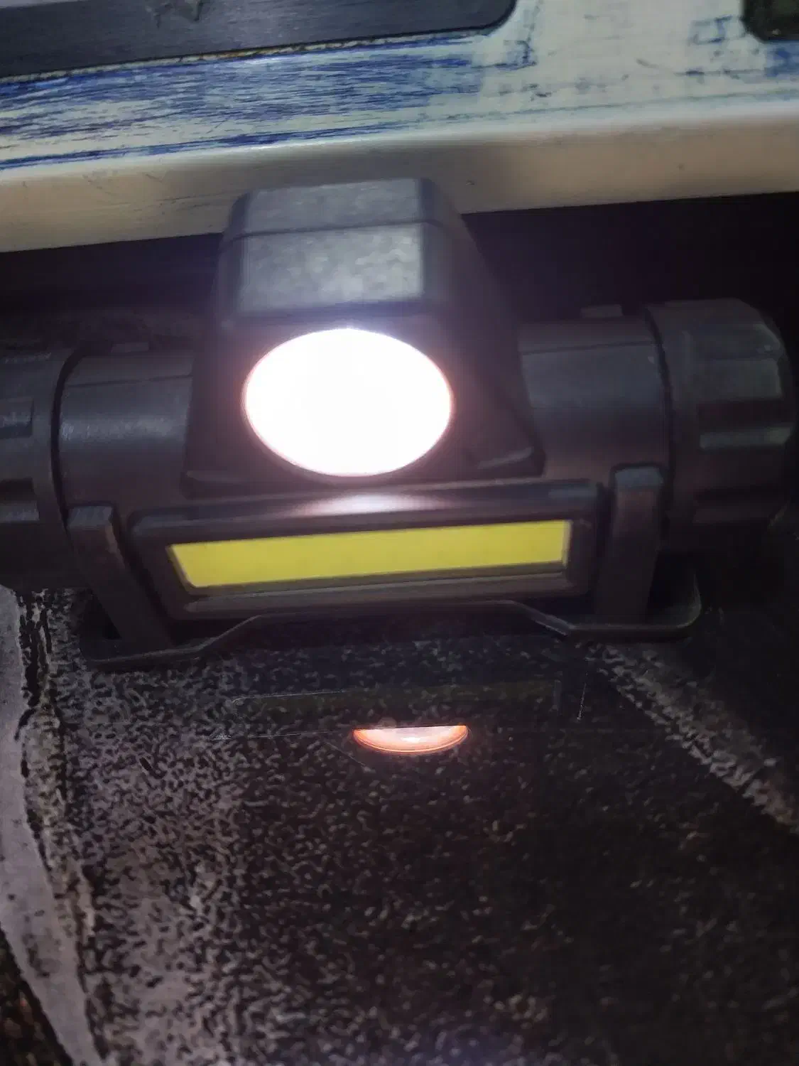 چراغ قوه|لامپ و چراغ|سامان, |دیوار