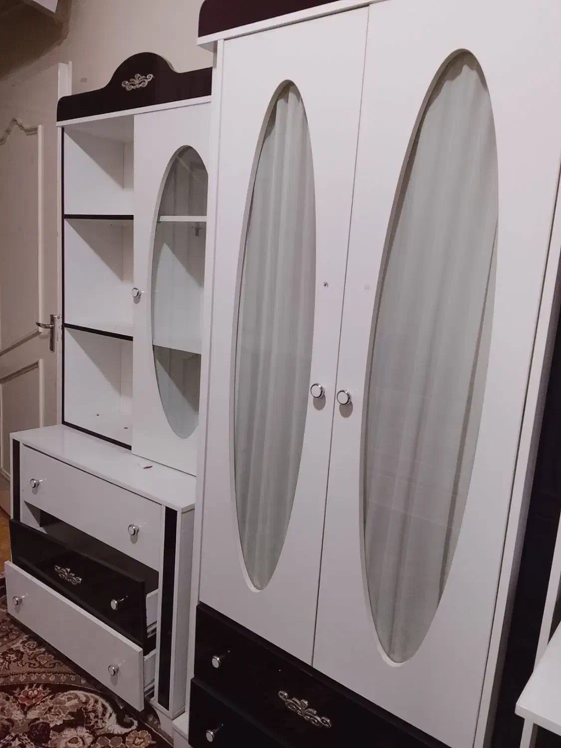 تخت خواب نوجوان همراه با جا کتابی و جا لباسی|تخت و سرویس خواب|اصفهان, شیخ اشراق|دیوار