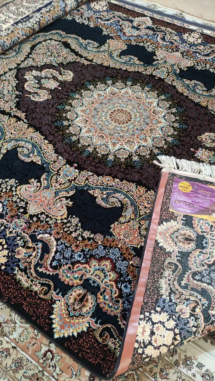دو تخته فرش ۹ متری ۷۰۰ شانه|فرش|شیراز, شهرک والفجر|دیوار