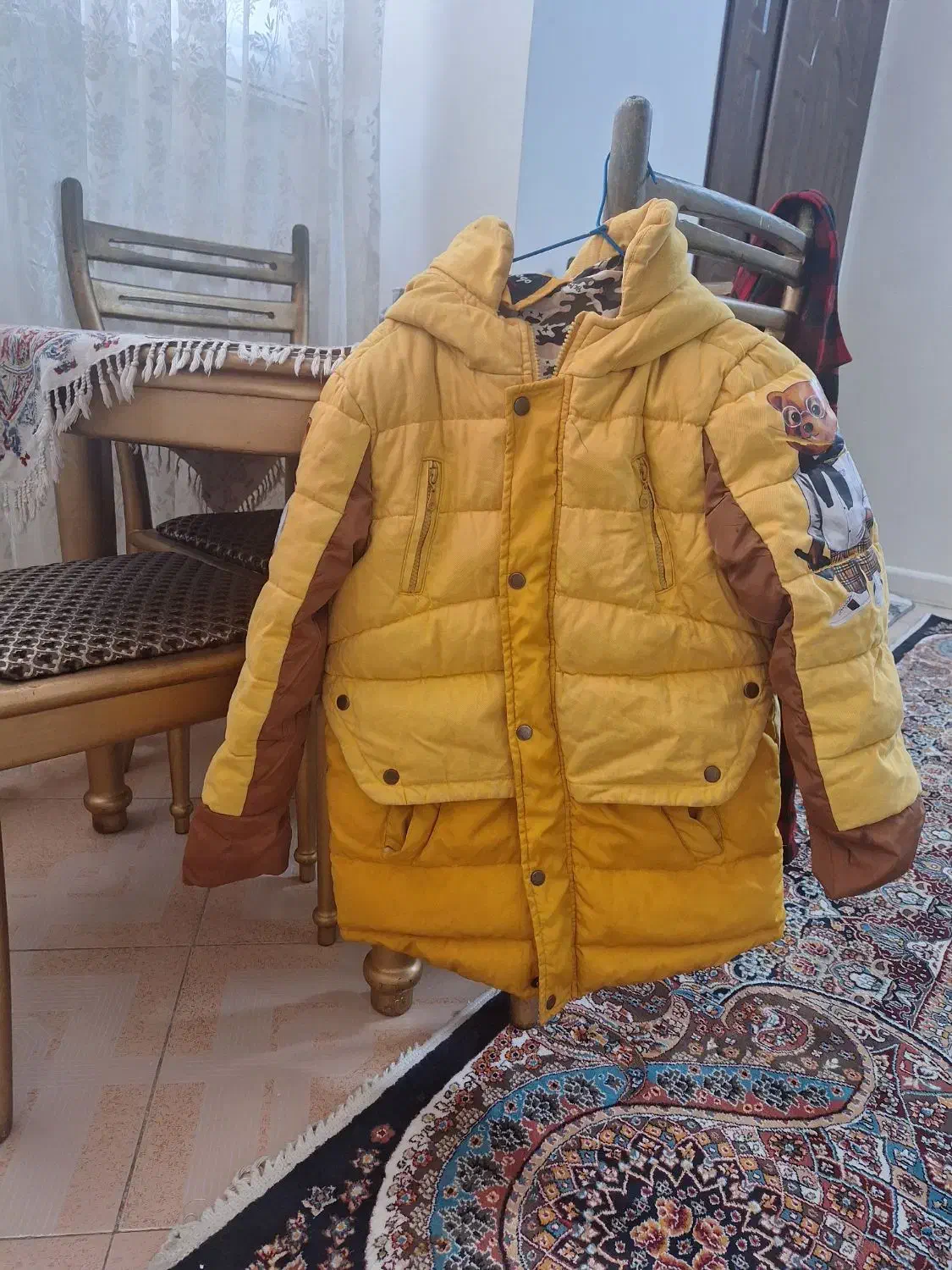 کابشن|لباس|مشهد, آبکوه|دیوار