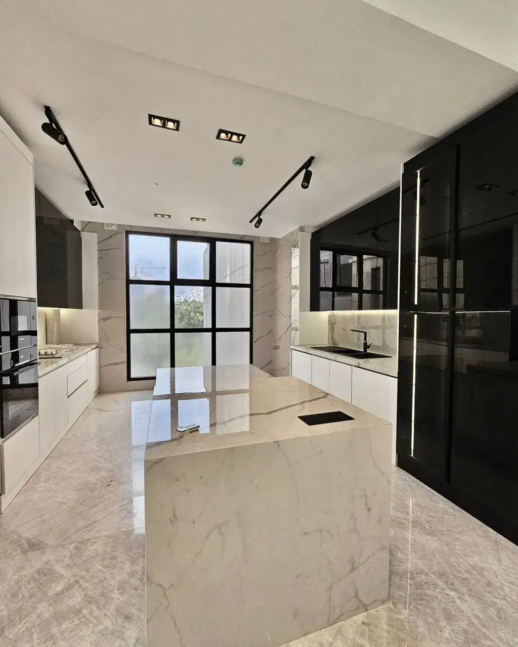 آپارتمان 200 متر کامرانیه /فول مشاعات/ ویو مشجر|اجارهٔ آپارتمان|تهران, کامرانیه|دیوار