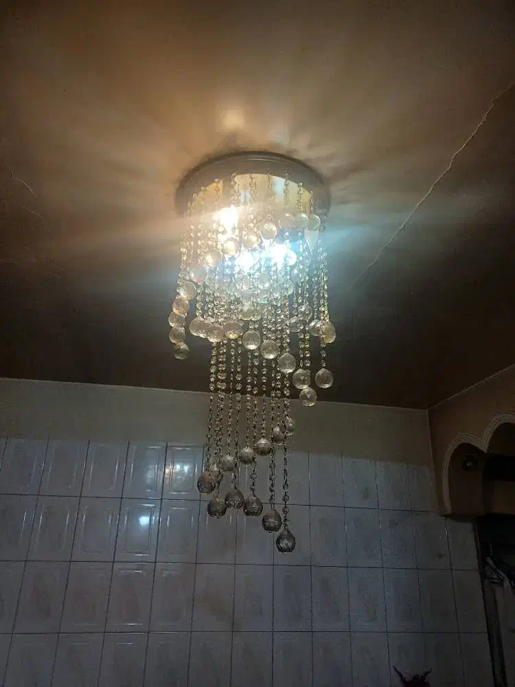 سه تا لوستر|لوستر و چراغ آویز|فردیس, فردیس|دیوار