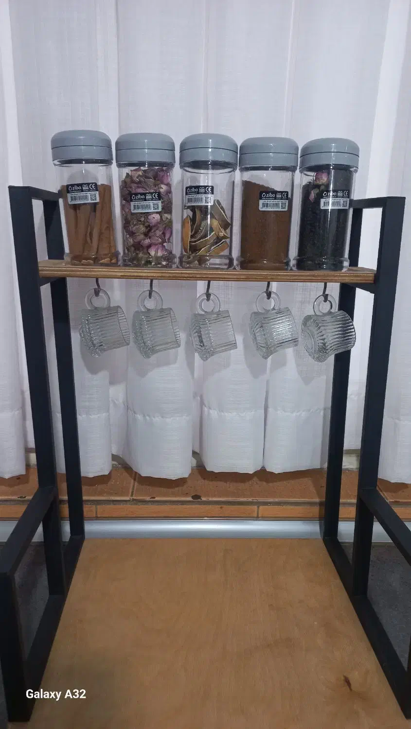 استند|ظروف سرو و پذیرایی|رباط‌کریم, رباط‌کریم|دیوار