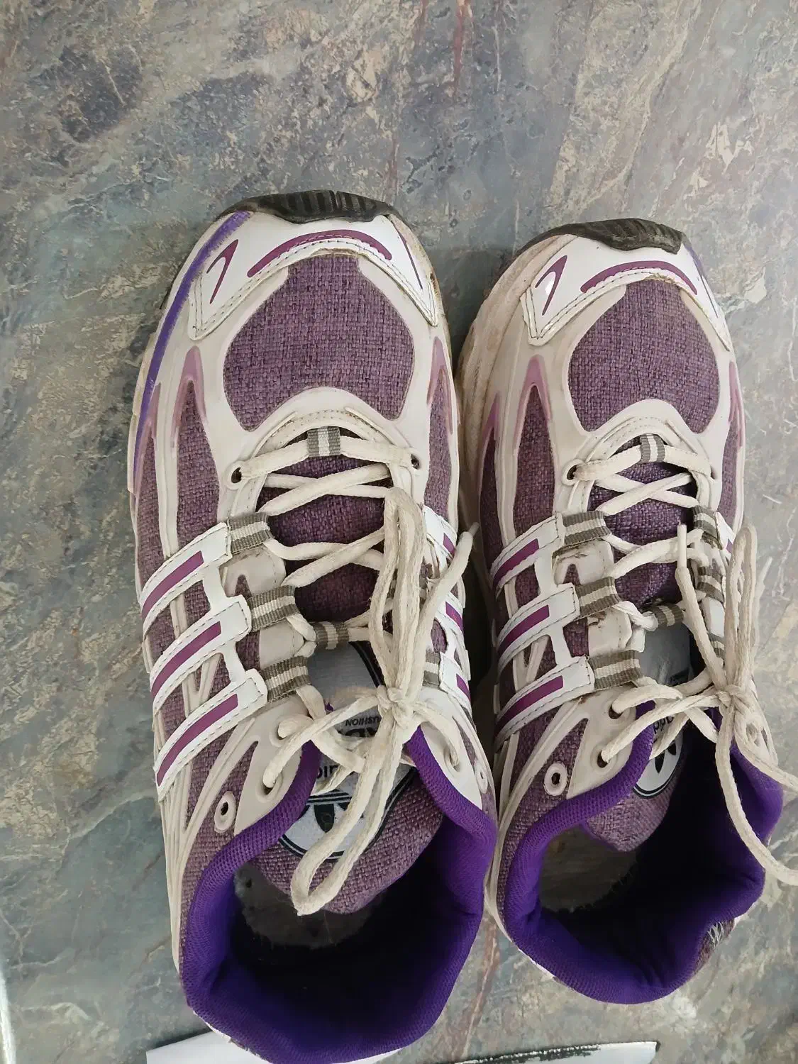 کفش کتونی یکی دوبار پوشیدم برام کوچیک سایز ۴۴|کیف، کفش، کمربند|سبزوار, امام خمینی (ناوی)|دیوار