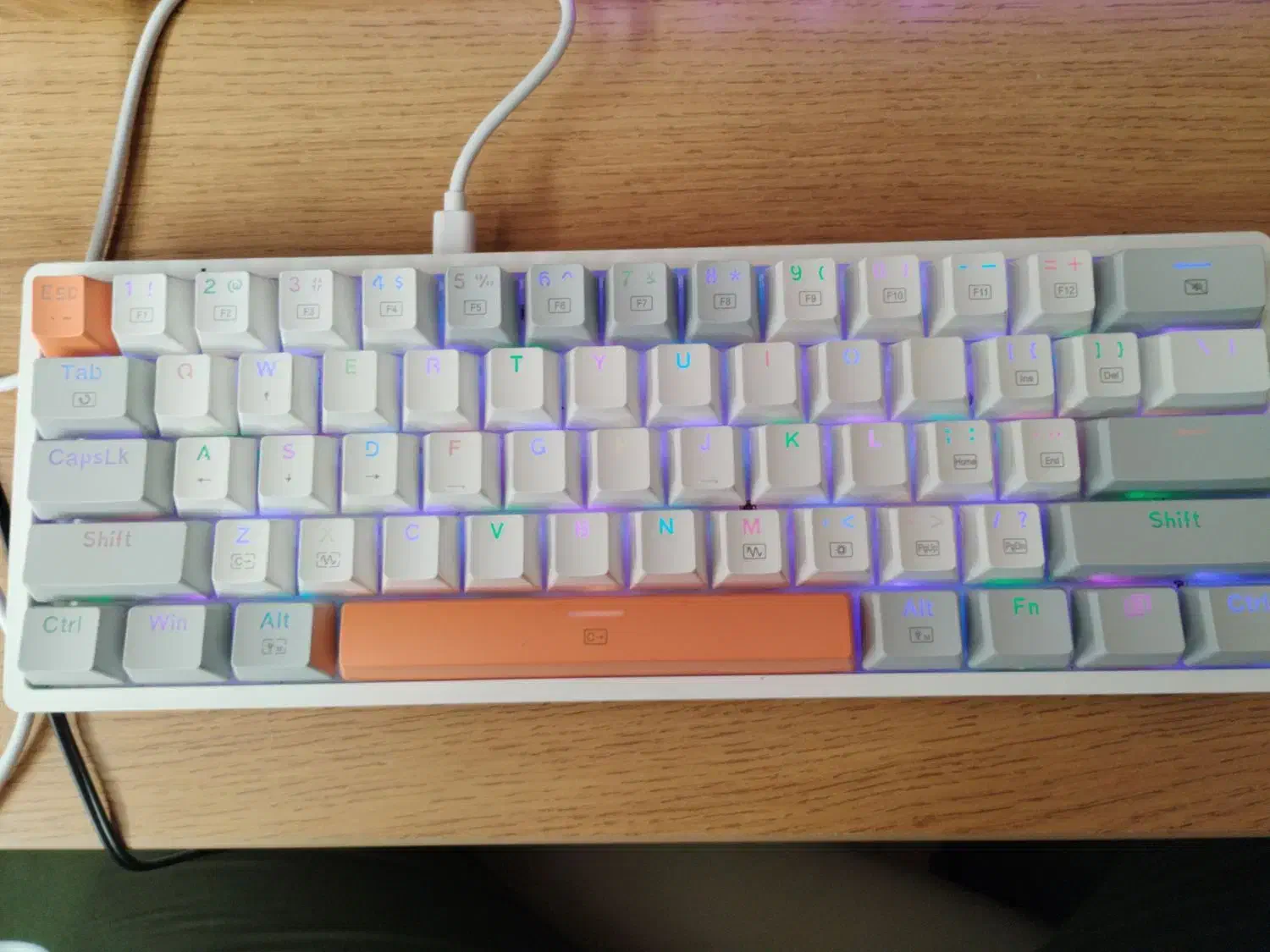 کیبورد redragon مدل akali بسیار نو زیر قیمت بازار|قطعات و لوازم جانبی رایانه|قم, بکایی|دیوار