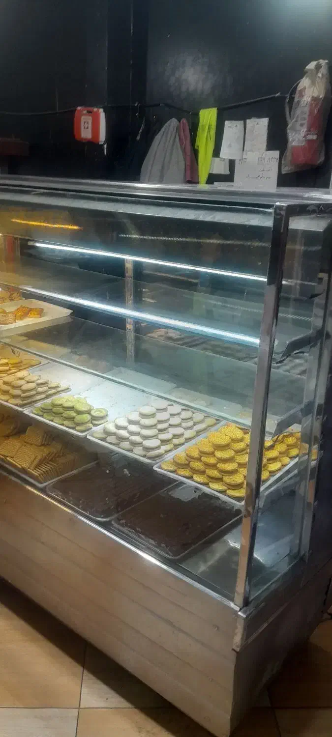 یک عدد ویترین قنادی|فروشگاه و مغازه|اردبیل, |دیوار