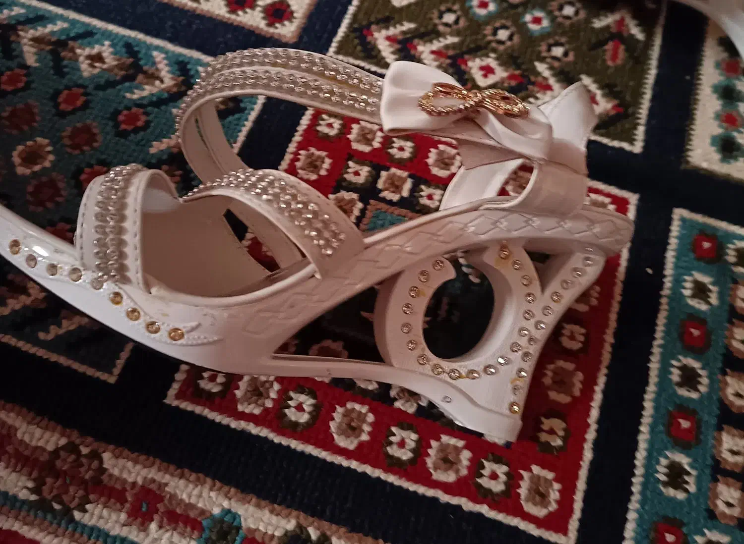 صندل مجلسی|کیف، کفش، کمربند|نجف‌آباد, مزرعه طالب|دیوار