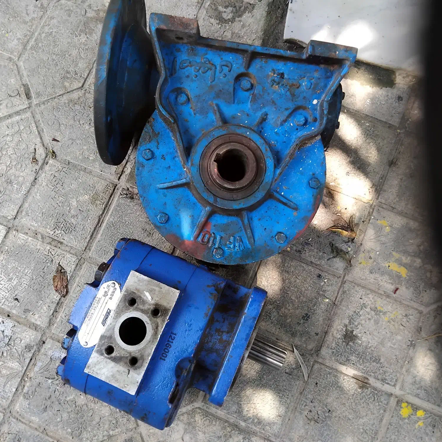 پمپ هیدرولیک دنده ای وگیربکس بالابر صنعتی۱۱۰|ماشین‌آلات صنعتی|گرگان, |دیوار